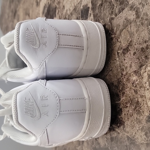 Nike Air Force 1 LE (GS) Triple White Men's 8.5 - Picture 2 of 8